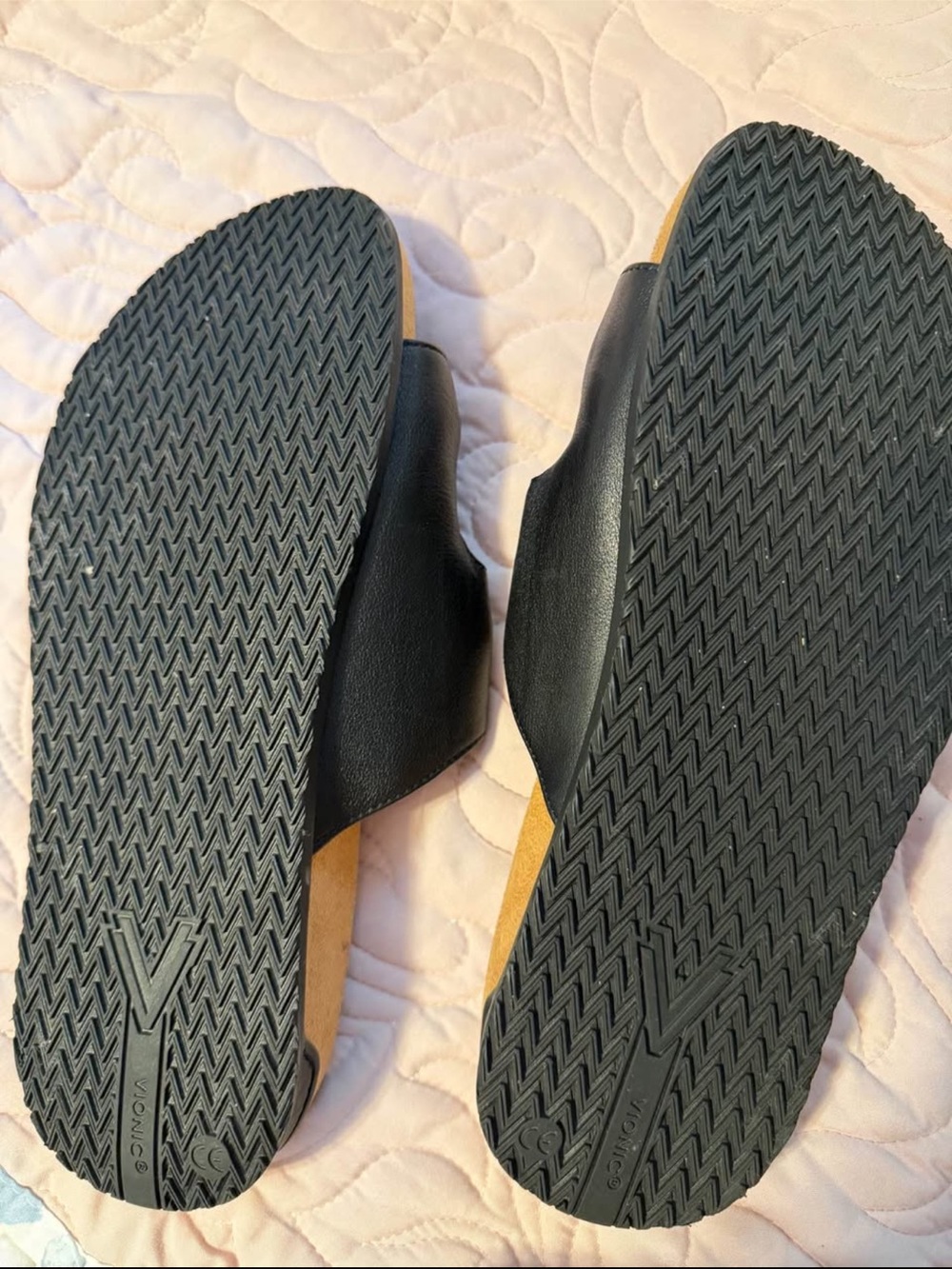 Vionic Black Knotted Leather Slide Sandals - Picture 3 of 4